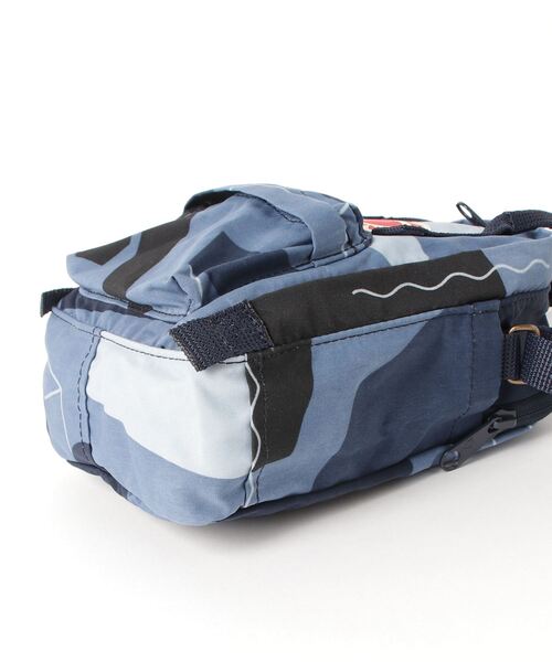 Kanken（カンケン）の「Kanken Art Sling (FJALLRAVEN/フェールラーベン)（ショルダーバッグ・レディース・ブルー系その他2/ブルー系その他3・ONE SIZE）」の4枚目の写真