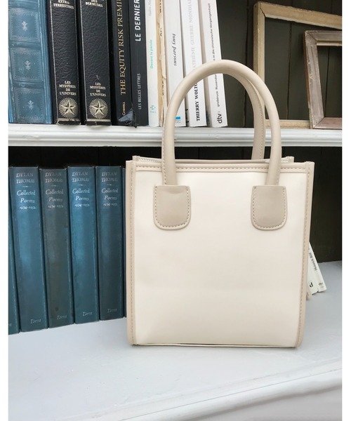 INGNI(イング)の「パイピングスクエアショルダーバッグ(ショルダーバッグ・レディース・アイボリー系4/ホワイト系2・ONE SIZE)」の15枚目の写真