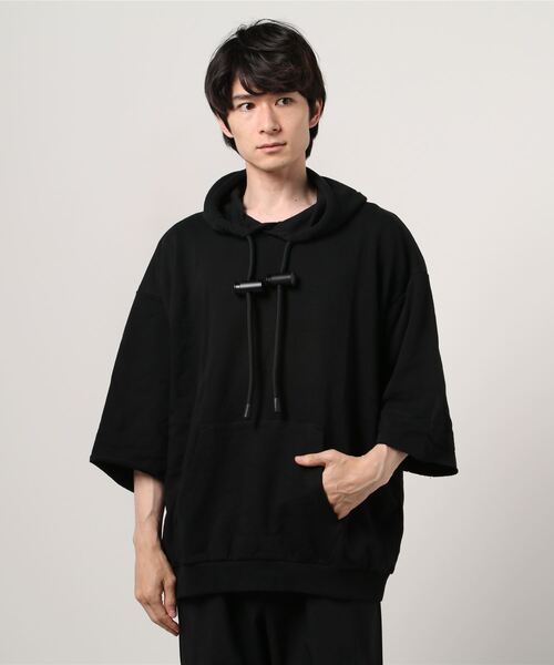 DIESEL（ディーゼル）の「メンズ スウェットパーカー カットオフ（パーカー・メンズ・ブラック/ホワイト・LARGE/SMALL/XX-LARGE/X-LARGE/X-SMALL/MEDIUM）」の5枚目の写真