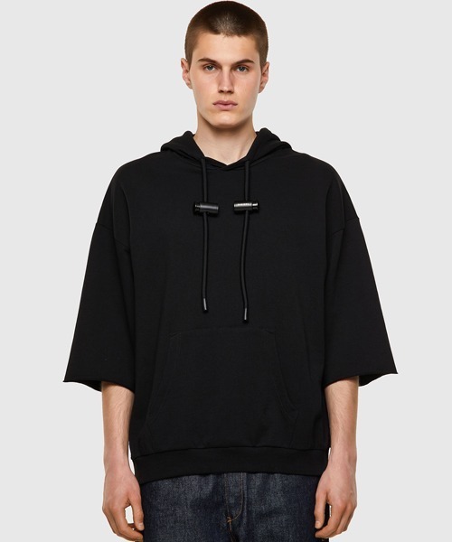 DIESEL（ディーゼル）の「メンズ スウェットパーカー カットオフ（パーカー・メンズ・ブラック/ホワイト・LARGE/SMALL/XX-LARGE/X-LARGE/X-SMALL/MEDIUM）」の13枚目の写真
