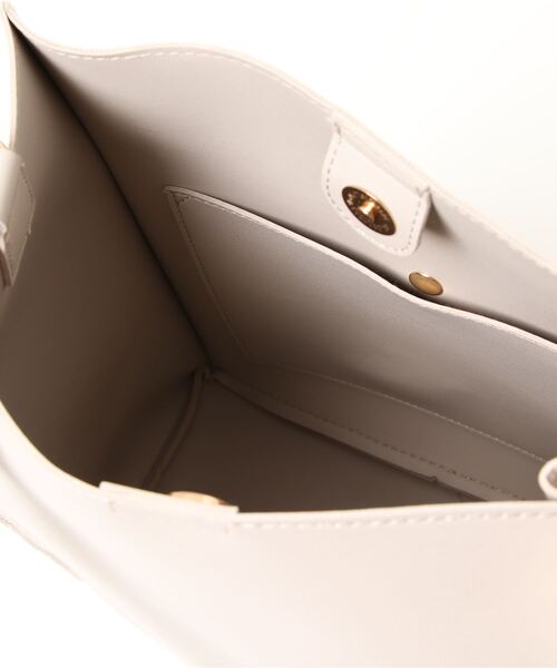 Honeys（ハニーズ）の「スクエアショルダーＢａｇ（ショルダーバッグ・レディース・ライトブラウン/ライトグレー/ブラック・FREE）」の20枚目の写真