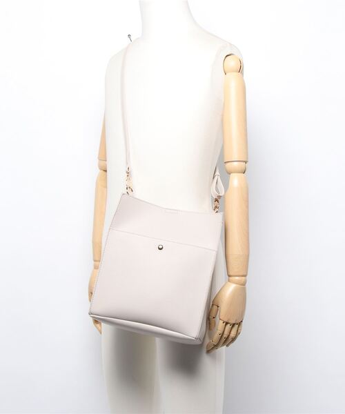 Honeys（ハニーズ）の「スクエアショルダーＢａｇ（ショルダーバッグ・レディース・ライトブラウン/ライトグレー/ブラック・FREE）」の21枚目の写真