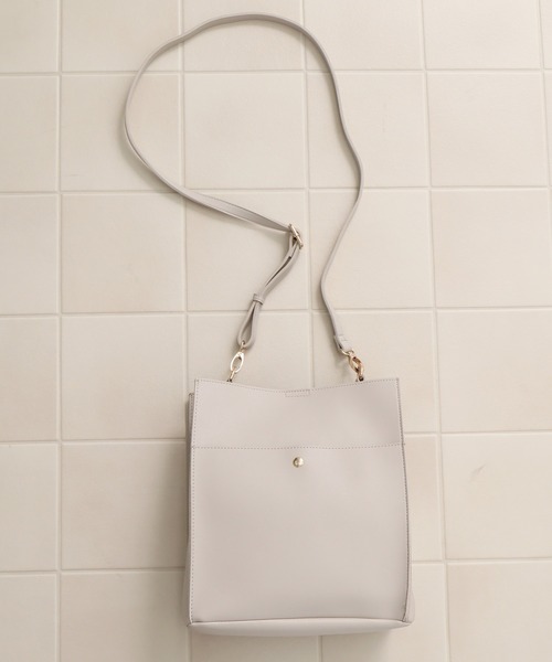 Honeys（ハニーズ）の「スクエアショルダーＢａｇ（ショルダーバッグ・レディース・ライトブラウン/ライトグレー/ブラック・FREE）」の3枚目の写真