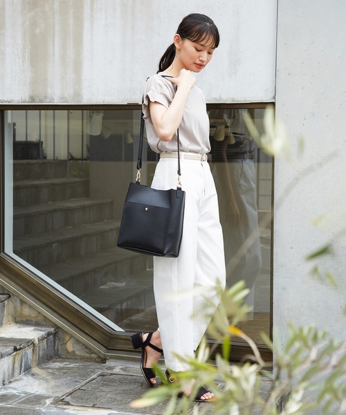 Honeys（ハニーズ）の「スクエアショルダーＢａｇ（ショルダーバッグ・レディース・ライトブラウン/ライトグレー/ブラック・FREE）」の16枚目の写真