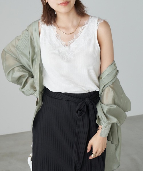 Chaco closet(チャコ クローゼット)の「リブ・レースタンクトップ(タンクトップ・レディース・グレー/ブラック/ホワイト・FREE)」の2枚目の写真