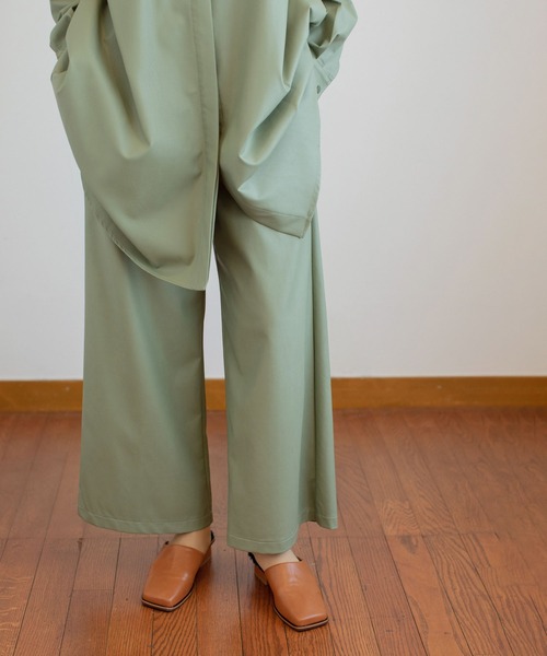 MARECHAL TERRE（マルシャルテル）の「フェイクレザーワイドギャザーパンツ（その他パンツ・レディース・ブラック/ベージュ/セージグリーン/モカ・SMALL/MEDIUM/LARGE）」の13枚目の写真