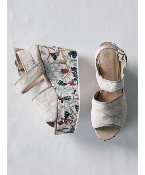 merry jenny（メリージェニー）の「spangleベロア厚底サンダル（サンダル・レディース・ベージュ/グレー・MEDIUM/LARGE）」の10枚目の写真