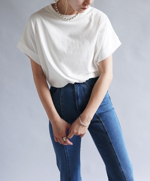 Bou Jeloud(ブージュルード)の「フレンチスリーブTOPS(Tシャツ/カットソー・レディース・チャコールグレー/オフホワイト/ブルー/グレイッシュベージュ・FREE)」の1枚目の写真