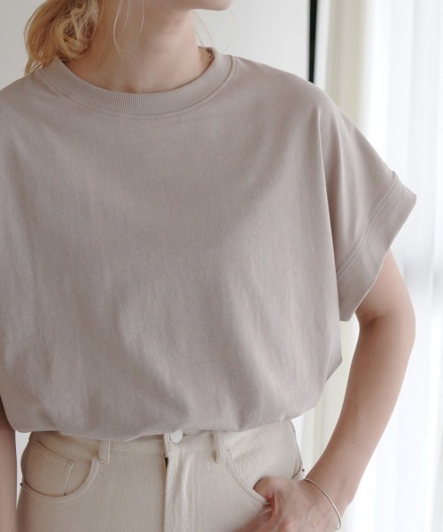 Bou Jeloud(ブージュルード)の「フレンチスリーブTOPS(Tシャツ/カットソー・レディース・チャコールグレー/オフホワイト/ブルー/グレイッシュベージュ・FREE)」の7枚目の写真