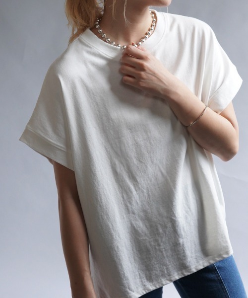 Bou Jeloud(ブージュルード)の「フレンチスリーブTOPS(Tシャツ/カットソー・レディース・チャコールグレー/オフホワイト/ブルー/グレイッシュベージュ・FREE)」の11枚目の写真