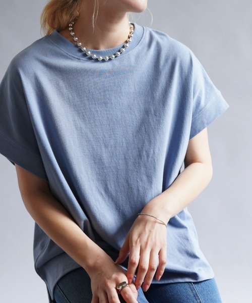 Bou Jeloud(ブージュルード)の「フレンチスリーブTOPS(Tシャツ/カットソー・レディース・チャコールグレー/オフホワイト/ブルー/グレイッシュベージュ・FREE)」の12枚目の写真