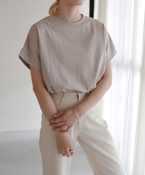 Bou Jeloud(ブージュルード)の「フレンチスリーブTOPS(Tシャツ/カットソー・レディース・チャコールグレー/オフホワイト/ブルー/グレイッシュベージュ・FREE)」の17枚目の写真