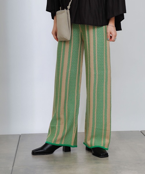 COLONY 2139（コロニートゥーワンスリーナイン）の「バイカラーヘリンボーンニットパンツ(セットアップ可)（その他パンツ・レディース・ブラック/ベージュ/グリーン・MEDIUM/SMALL/LARGE）」の3枚目の写真