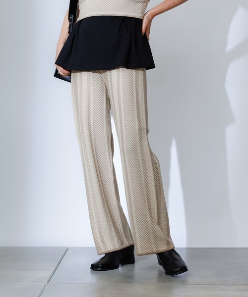 COLONY 2139（コロニートゥーワンスリーナイン）の「バイカラーヘリンボーンニットパンツ(セットアップ可)（その他パンツ・レディース・ブラック/ベージュ/グリーン・MEDIUM/SMALL/LARGE）」の12枚目の写真