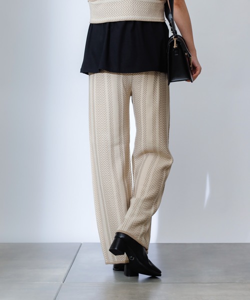 COLONY 2139（コロニートゥーワンスリーナイン）の「バイカラーヘリンボーンニットパンツ(セットアップ可)（その他パンツ・レディース・ブラック/ベージュ/グリーン・MEDIUM/SMALL/LARGE）」の14枚目の写真