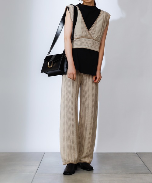 COLONY 2139（コロニートゥーワンスリーナイン）の「バイカラーヘリンボーンニットパンツ(セットアップ可)（その他パンツ・レディース・ブラック/ベージュ/グリーン・MEDIUM/SMALL/LARGE）」の15枚目の写真