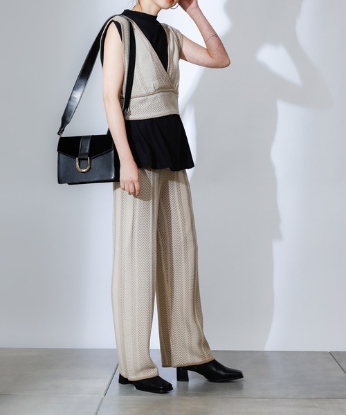 COLONY 2139（コロニートゥーワンスリーナイン）の「バイカラーヘリンボーンニットパンツ(セットアップ可)（その他パンツ・レディース・ブラック/ベージュ/グリーン・MEDIUM/SMALL/LARGE）」の16枚目の写真