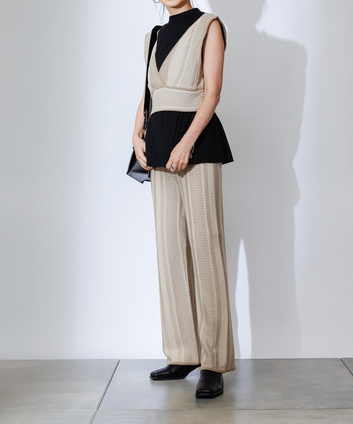 COLONY 2139（コロニートゥーワンスリーナイン）の「バイカラーヘリンボーンニットパンツ(セットアップ可)（その他パンツ・レディース・ブラック/ベージュ/グリーン・MEDIUM/SMALL/LARGE）」の17枚目の写真