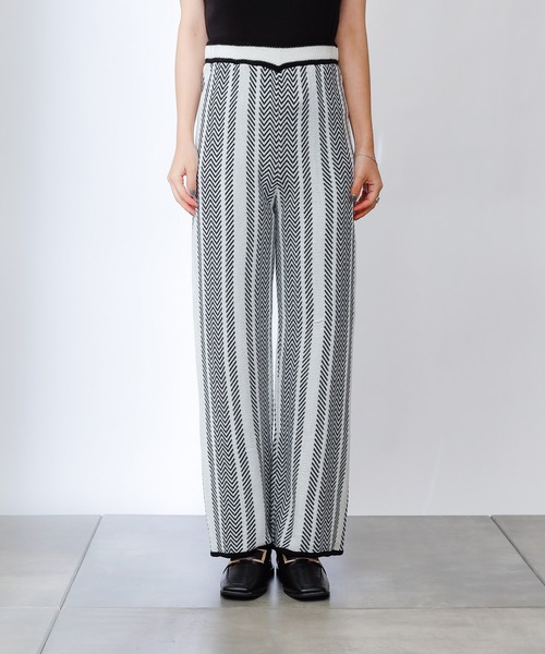 COLONY 2139（コロニートゥーワンスリーナイン）の「バイカラーヘリンボーンニットパンツ(セットアップ可)（その他パンツ・レディース・ブラック/ベージュ/グリーン・MEDIUM/SMALL/LARGE）」の21枚目の写真