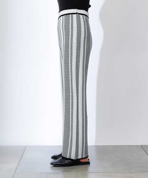 COLONY 2139（コロニートゥーワンスリーナイン）の「バイカラーヘリンボーンニットパンツ(セットアップ可)（その他パンツ・レディース・ブラック/ベージュ/グリーン・MEDIUM/SMALL/LARGE）」の22枚目の写真