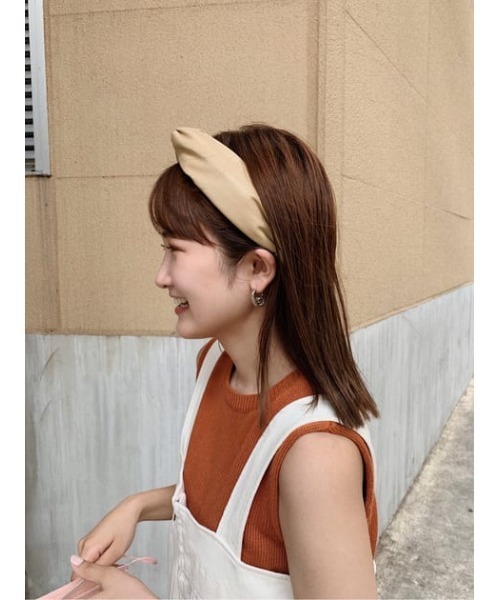 MOUSSY（マウジー）の「FAUX LEATHER ヘッドバンド（カチューシャ・レディース・ブラック/ベージュ・FREE）」の14枚目の写真
