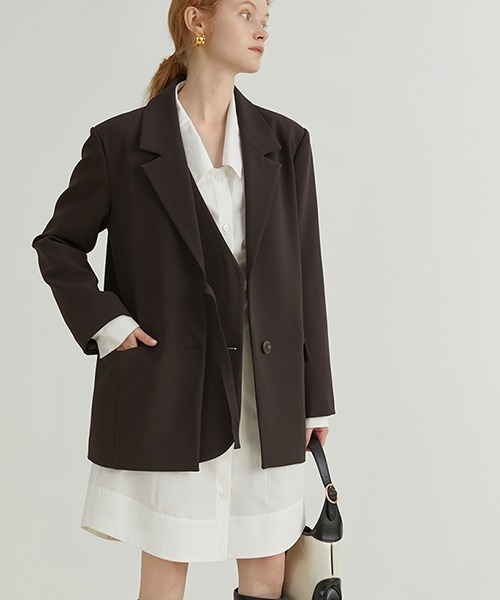 Fano Studios（ファノ ストゥディオズ）の「【Fano Studios】Asymmetry buttoned blazer FQ21W059（テーラードジャケット・レディース・ブラウン・L/M/S）」の3枚目の写真