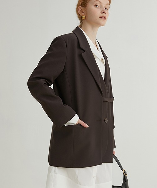 Fano Studios（ファノ ストゥディオズ）の「【Fano Studios】Asymmetry buttoned blazer FQ21W059（テーラードジャケット・レディース・ブラウン・L/M/S）」の6枚目の写真