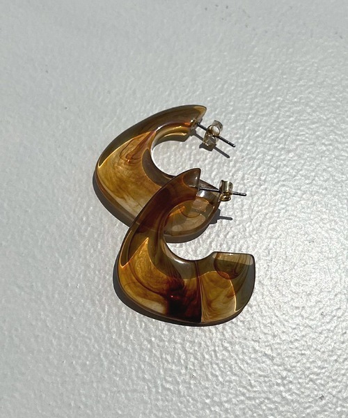apres jour mignon(アプレジュールミニョン)の「【apresjour mignon×ARIAZ】アクリルカラーピアス(ピアス(両耳用)・レディース・マスタード/ライトグレー/ライトブラウン/その他/アイボリー・ONESIZE)」の6枚目の写真