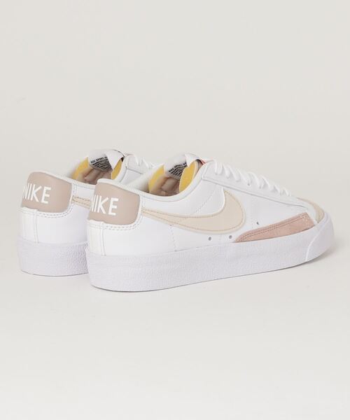 NIKE（ナイキ）の「NIKE WOMENS BLAZER LOW 77 / ナイキ ブレザー ロー【SP】（スニーカー・レディース・ホワイト・24.0cm/25.0cm/23.5cm/24.5㎝/23.0cm）」の2枚目の写真