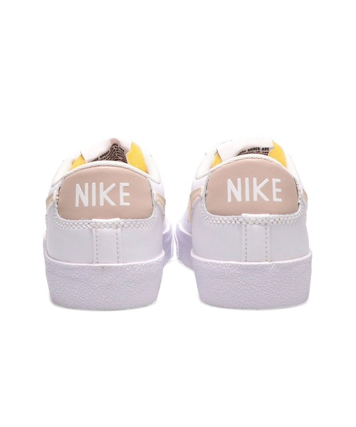 NIKE（ナイキ）の「NIKE WOMENS BLAZER LOW 77 / ナイキ ブレザー ロー【SP】（スニーカー・レディース・ホワイト・24.0cm/25.0cm/23.5cm/24.5㎝/23.0cm）」の4枚目の写真