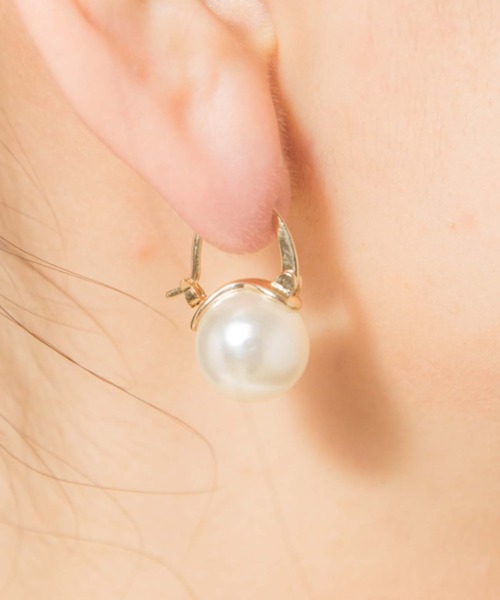 flower(フラワー)の「スウィングパールピアス(ピアス(片耳用)・レディース・ゴールド・FREE)」の4枚目の写真
