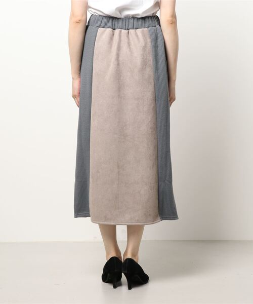 Three Four Time(スリーフォータイム)の「スエードリブ切替バイカラースカート(スカート・レディース・ブラウン/ベージュ・FREE)」の4枚目の写真