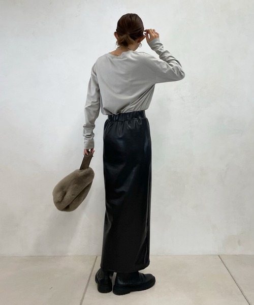 DouDou（ドゥドゥ）の「フェイクレザータイトスカート（スカート・レディース・ブラック/グレイッシュベージュ・FREE）」の17枚目の写真