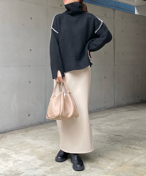 DouDou（ドゥドゥ）の「フェイクレザータイトスカート（スカート・レディース・ブラック/グレイッシュベージュ・FREE）」の7枚目の写真