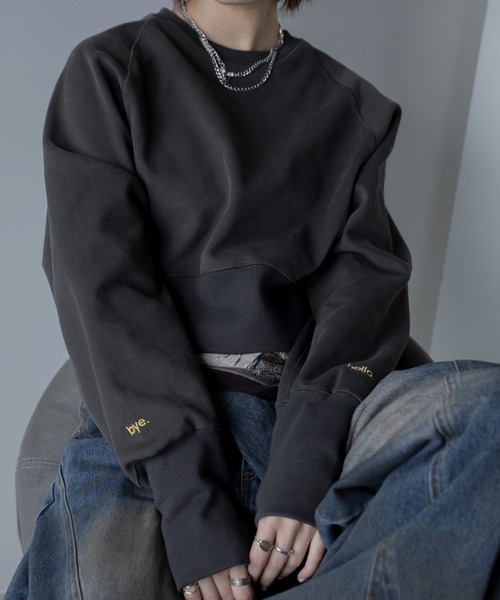 VACANCY（ヴァカンシー）の「ロゴ刺繍ショート丈トレーナー/新色追加/復刻カラー追加（スウェット・レディース・ブルー/ピンク/グレー/ホワイト/レッド/ブラック/イエロー/ネイビー/オレンジ/ダークブルー/グリーン/カーキ/ライトブルー/ブラウン/チャコールグレー・FREE）」の4枚目の写真