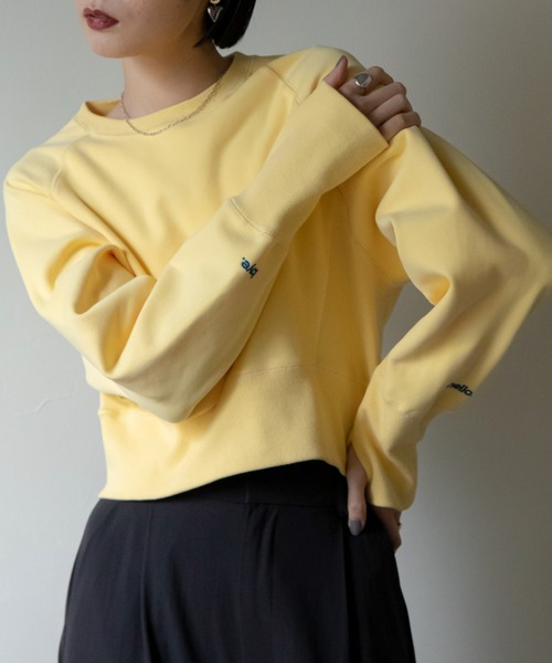 VACANCY（ヴァカンシー）の「ロゴ刺繍ショート丈トレーナー