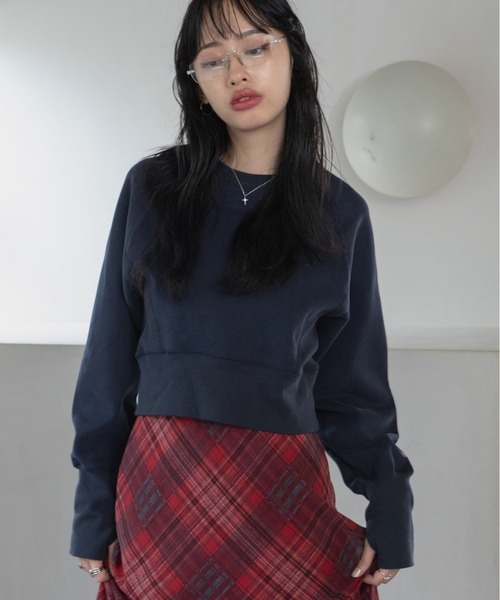 VACANCY（ヴァカンシー）の「ロゴ刺繍ショート丈トレーナー/新色追加