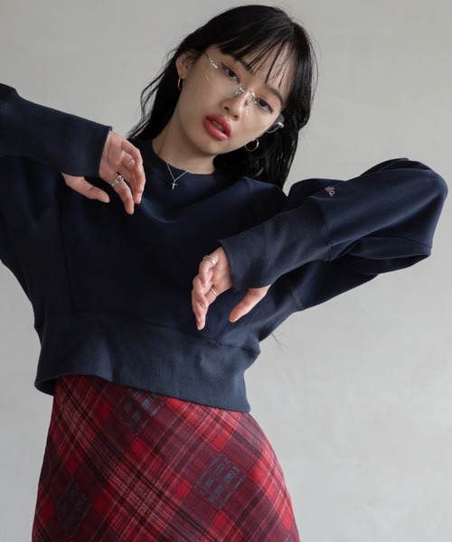 VACANCY（ヴァカンシー）の「ロゴ刺繍ショート丈トレーナー/新色追加/復刻カラー追加（スウェット・レディース・ブルー/ピンク/グレー/ホワイト/レッド/ブラック/イエロー/ネイビー/オレンジ/ダークブルー/グリーン/カーキ/ライトブルー/ブラウン/チャコールグレー・FREE）」の21枚目の写真