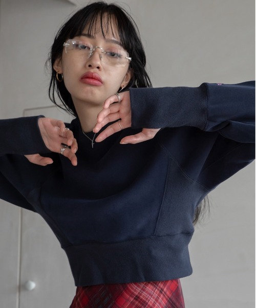 VACANCY（ヴァカンシー）の「ロゴ刺繍ショート丈トレーナー/新色追加/復刻カラー追加（スウェット・レディース・ブルー/ピンク/グレー/ホワイト/レッド/ブラック/イエロー/ネイビー/オレンジ/ダークブルー/グリーン/カーキ/ライトブルー/ブラウン/チャコールグレー・FREE）」の20枚目の写真