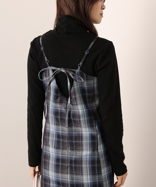 one after another NICE CLAUP（ワンアフターアナザーナイスクラップ）の「WEB限定　バックリボンマーメイドキャミワンピース（ワンピース・レディース・ブラック/ブラウン/グレー系その他/グリーン系その他/ブラック系その他/インディゴブルー・FREE）」の18枚目の写真