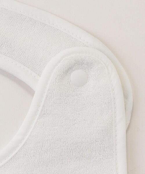 agnes b.（アニエスベー）の「ベビー ”b.”ロゴ スタイ（スタイ/よだれかけ・キッズ・グレー系その他・UNI）」の4枚目の写真