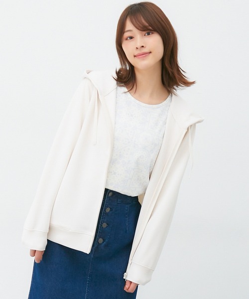 Honeys(ハニーズ)の「きれいめジップパーカー(パーカー・レディース・ブラック/ネイビー/イエロー/ミント/ベージュ/ピンク/アイボリー/スミクロ/グレイッシュベージュ・L/M/S/LL)」の2枚目の写真