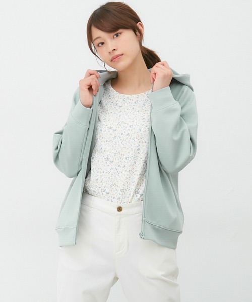 Honeys(ハニーズ)の「きれいめジップパーカー(パーカー・レディース・ブラック/ネイビー/イエロー/ミント/ベージュ/ピンク/アイボリー/スミクロ/グレイッシュベージュ・L/M/S/LL)」の6枚目の写真