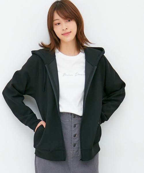 Honeys(ハニーズ)の「きれいめジップパーカー(パーカー・レディース・ブラック/ネイビー/イエロー/ミント/ベージュ/ピンク/アイボリー/スミクロ/グレイッシュベージュ・L/M/S/LL)」の3枚目の写真