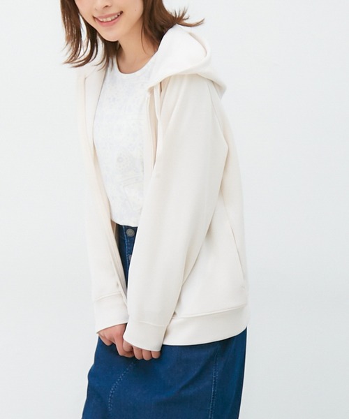 Honeys(ハニーズ)の「きれいめジップパーカー(パーカー・レディース・ブラック/ネイビー/イエロー/ミント/ベージュ/ピンク/アイボリー/スミクロ/グレイッシュベージュ・L/M/S/LL)」の11枚目の写真