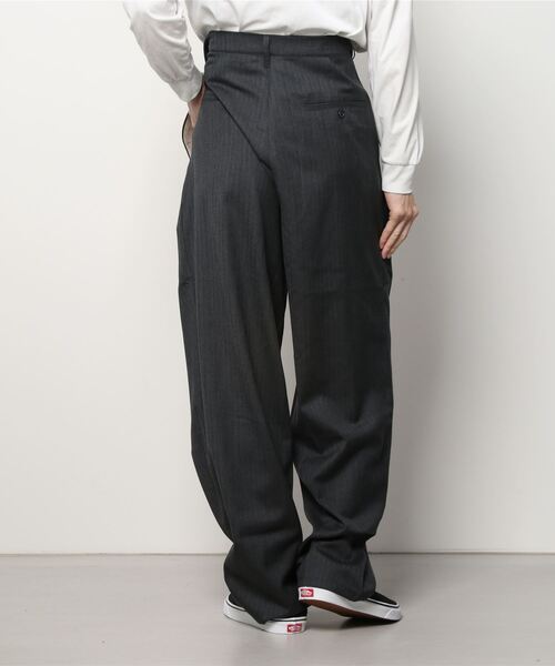 CAMIEL FORTGENS(カミエル フォートへンス)の「【CAMIEL FORTGENS】 suit pants wool woven / herringbone(スラックス・メンズ・チャコールグレー・MEDIUM/SMALL)」の2枚目の写真
