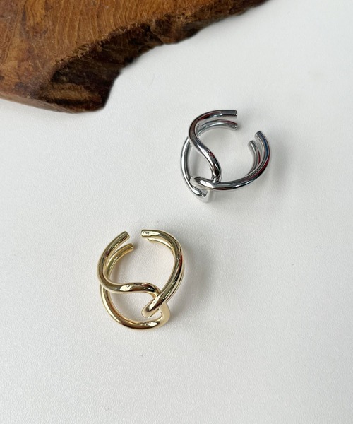 CEMONEMO（セモネモ）の「メタル アシンメトリー クロス ワイド リング（リング・レディース・シルバー/ゴールド・FREE）」の5枚目の写真