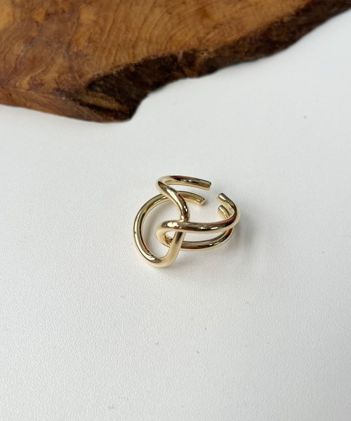 CEMONEMO（セモネモ）の「メタル アシンメトリー クロス ワイド リング（リング・レディース・シルバー/ゴールド・FREE）」の3枚目の写真