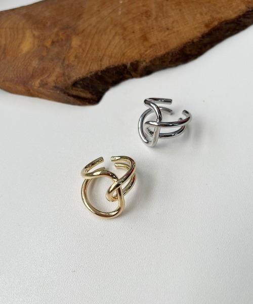 CEMONEMO（セモネモ）の「メタル アシンメトリー クロス ワイド リング（リング・レディース・シルバー/ゴールド・FREE）」の4枚目の写真