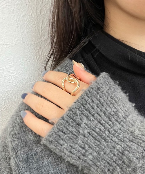 CEMONEMO（セモネモ）の「メタル アシンメトリー クロス ワイド リング（リング・レディース・シルバー/ゴールド・FREE）」の7枚目の写真